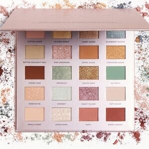 NIB ICONIC LONDON Colorful Eyeshadow Palette